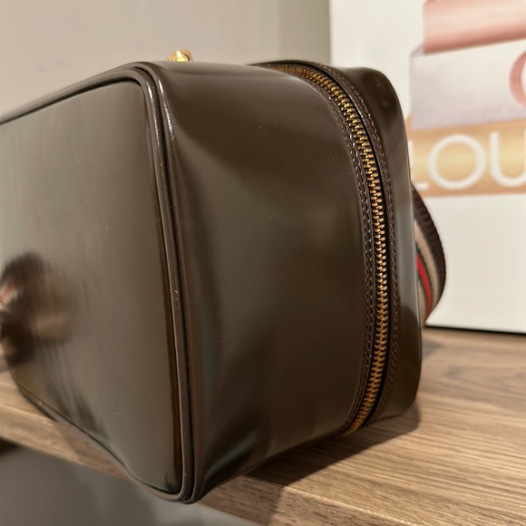 🤎Gucci Patent Leather Vanity Bag 🤎 - Picture 10 of 17